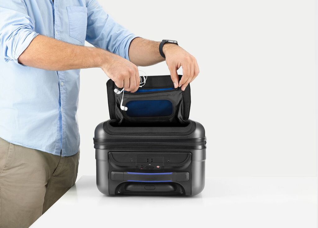 bluesmart luggage business travel life 2