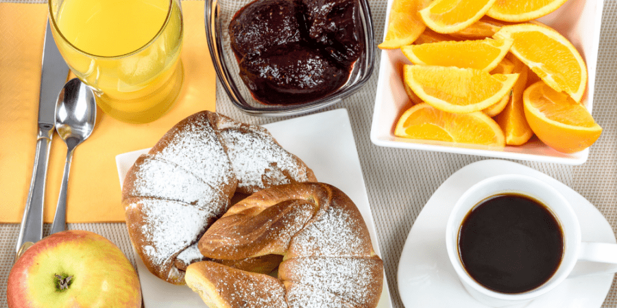 what to eat in hotel for breakfast